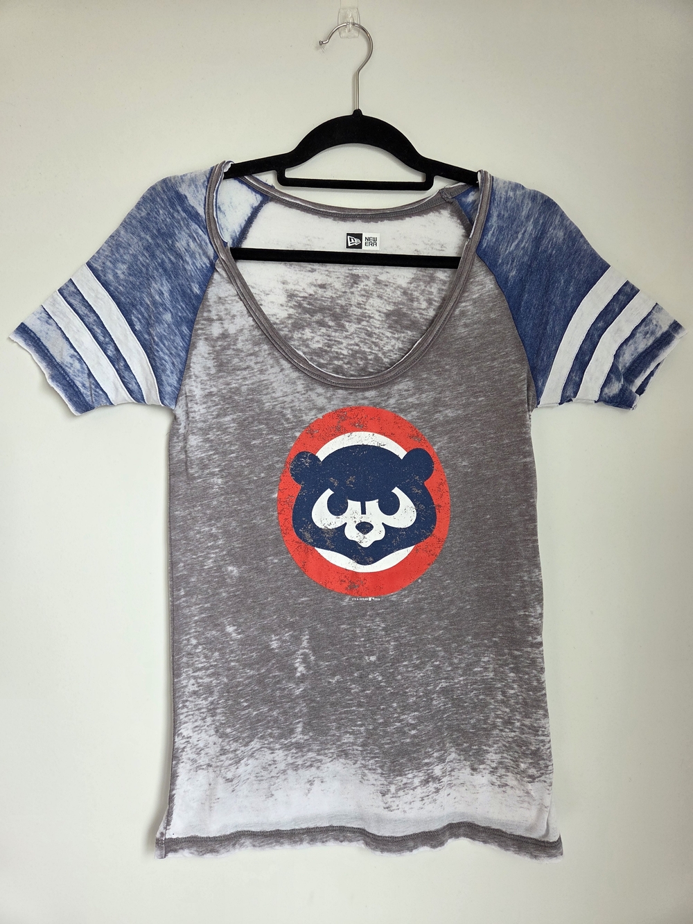 New Era Chicago Cubs Grey & Blue Graphic Raglan Tee XS Short Sleeve Scoop Neck